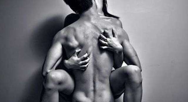 postura pareja sexo de pie