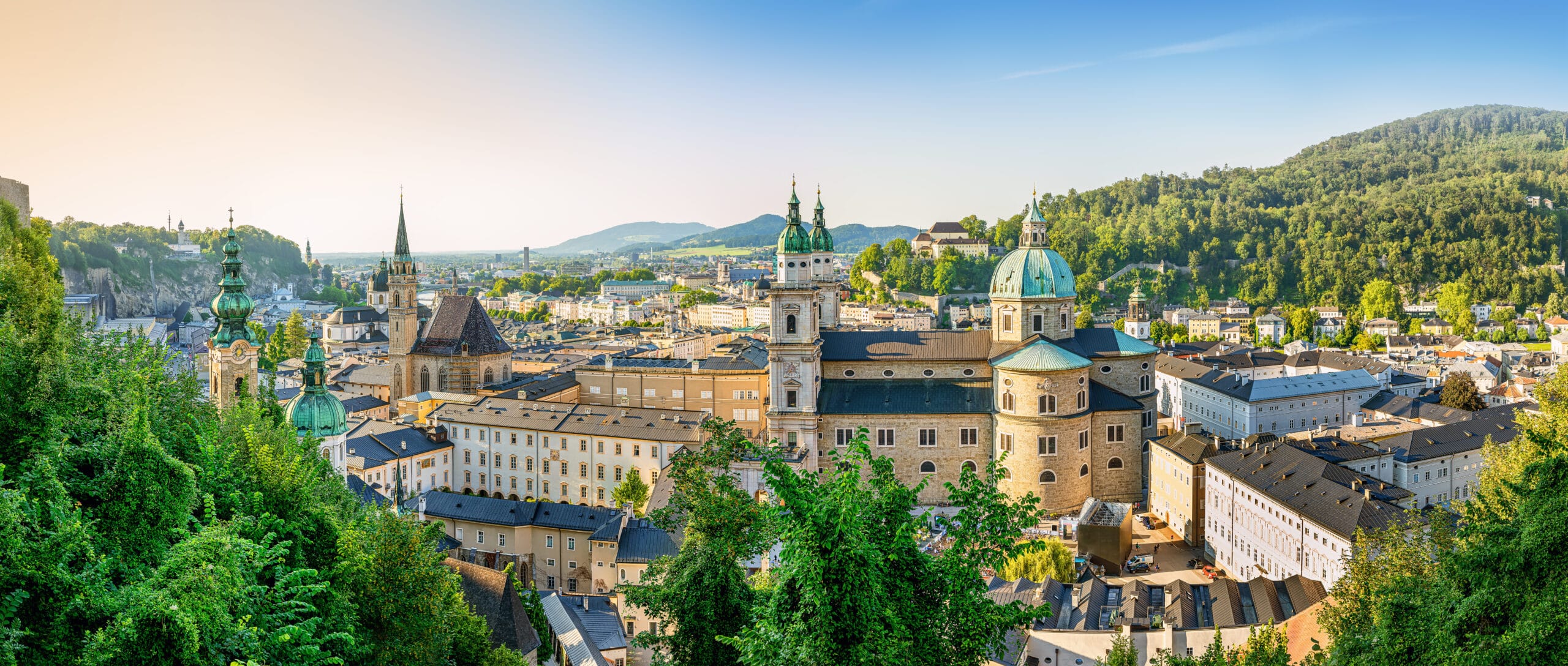 Escort de lujo en Salzburgo: romance alpino con One Kind
